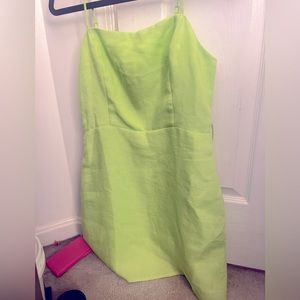 Like green mini dress size SMALL. Never been worn but missing the belt.